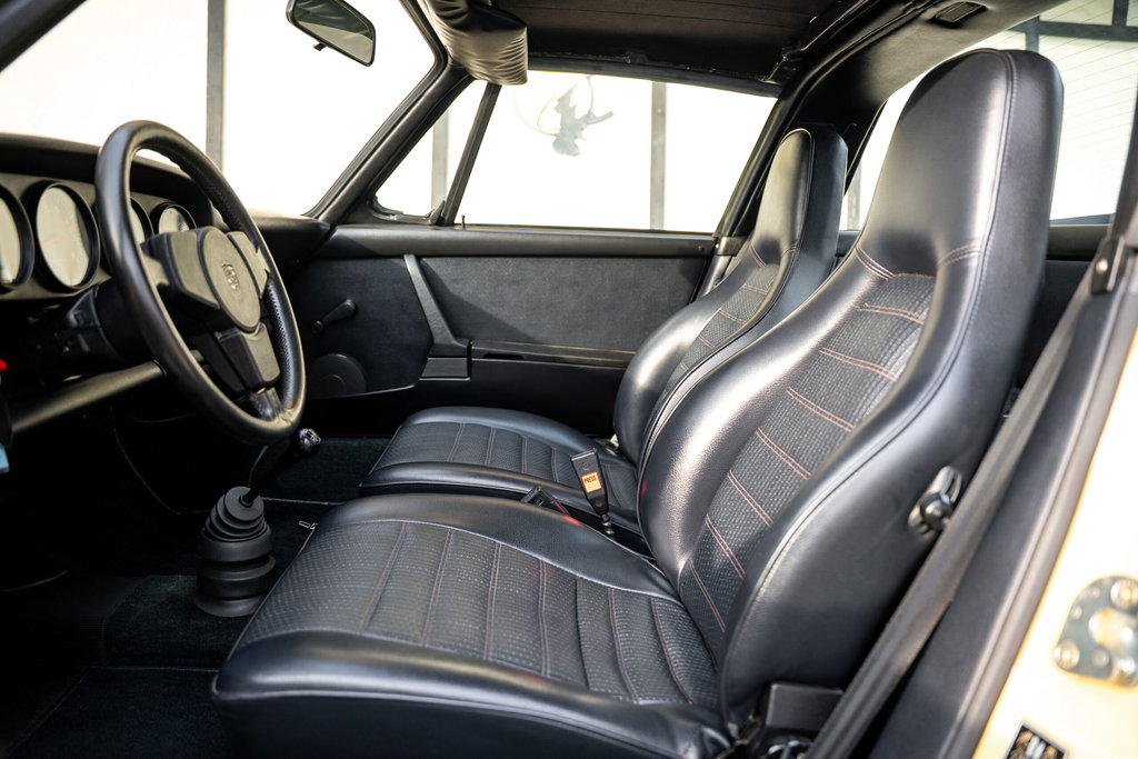 Porsche 911 Carrera (US)