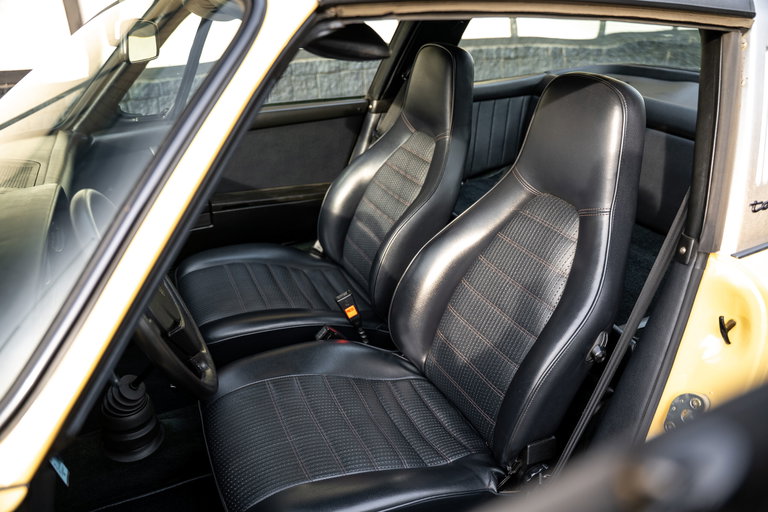 Porsche 911 Carrera (US)
