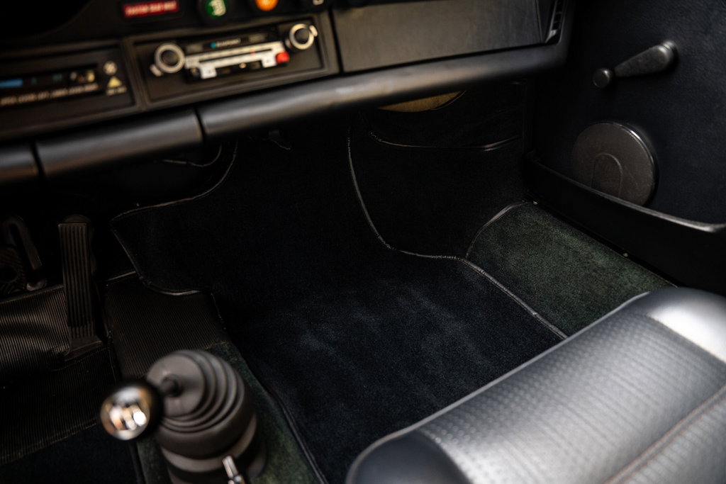 Porsche 911 Carrera (US)