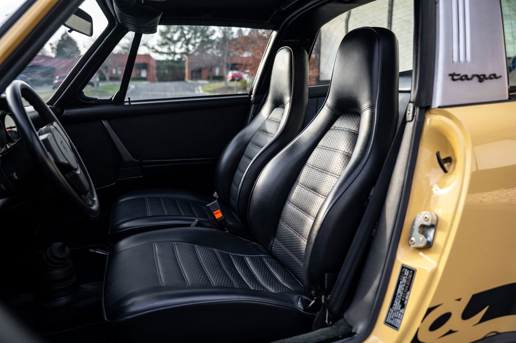 Porsche 911 Carrera (US)