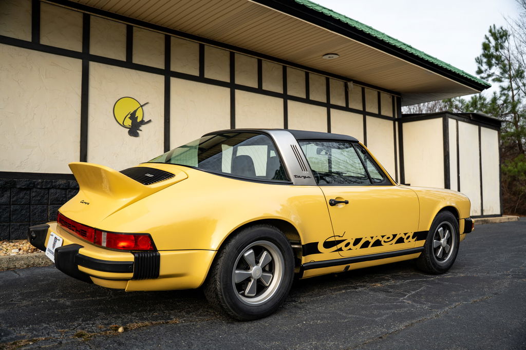 Porsche 911 Carrera (US)