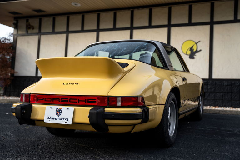 Porsche 911 Carrera (US)