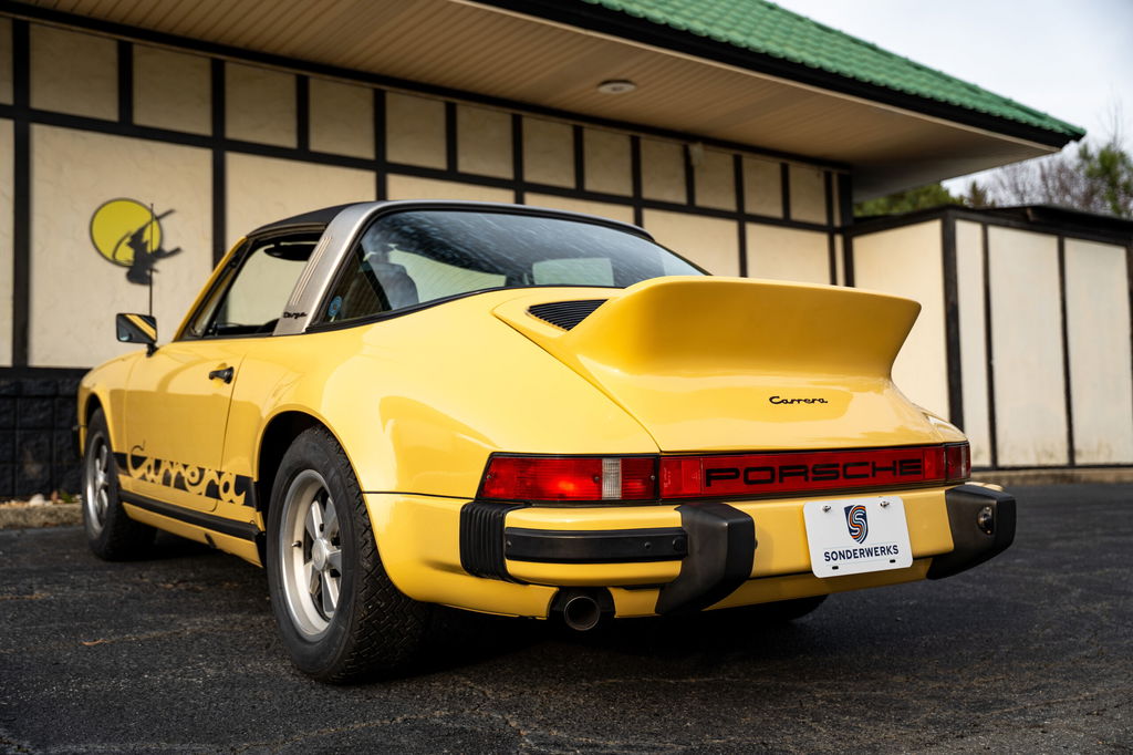 Porsche 911 Carrera (US)