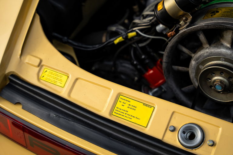 Porsche 911 Carrera (US)