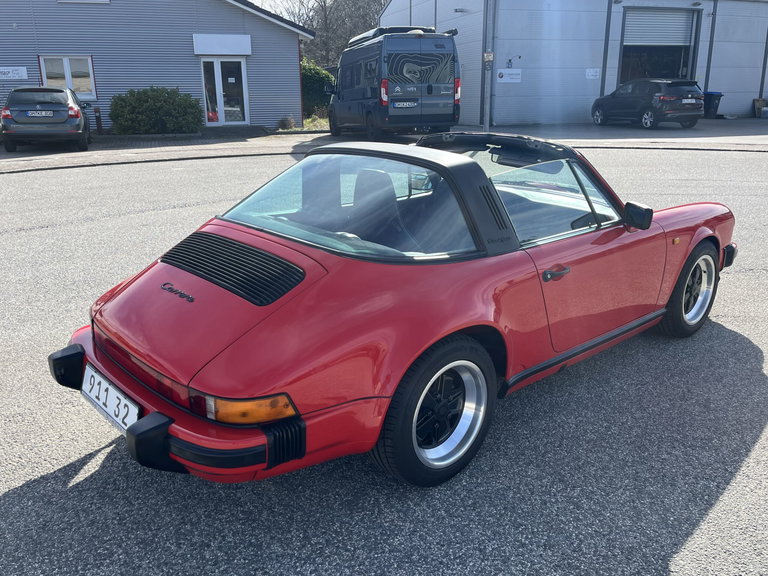 Porsche 911 Carrera 3.2