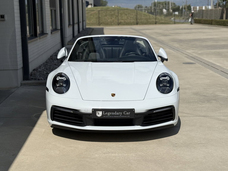 Porsche 992 Carrera