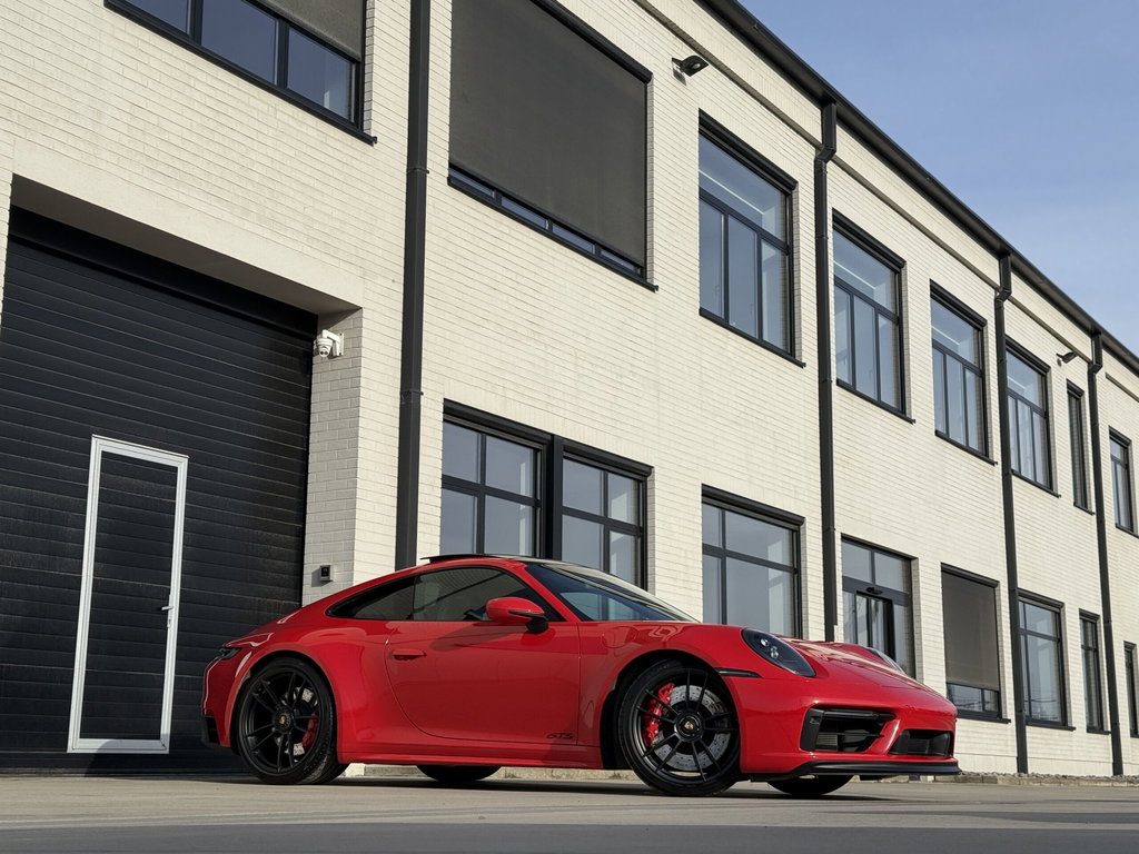 Porsche 992 Carrera 4 GTS