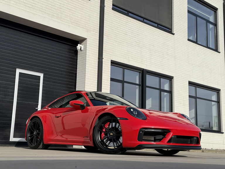 Porsche 992 Carrera 4 GTS