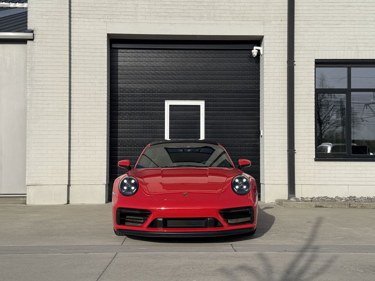 Porsche 992 Carrera 4 GTS