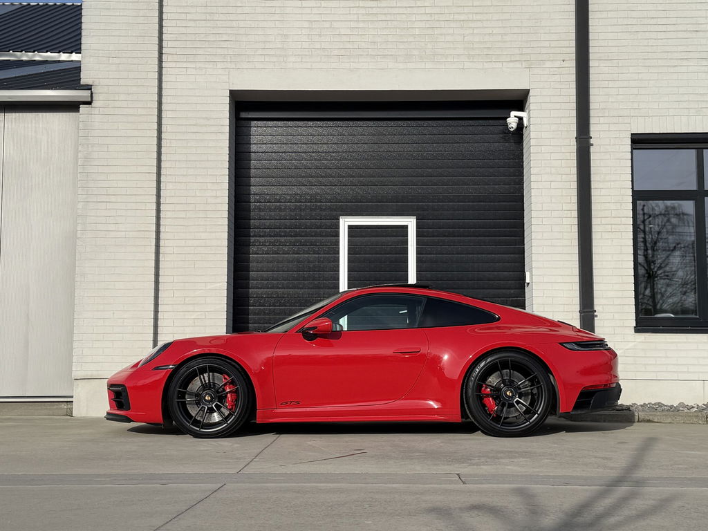 Porsche 992 Carrera 4 GTS