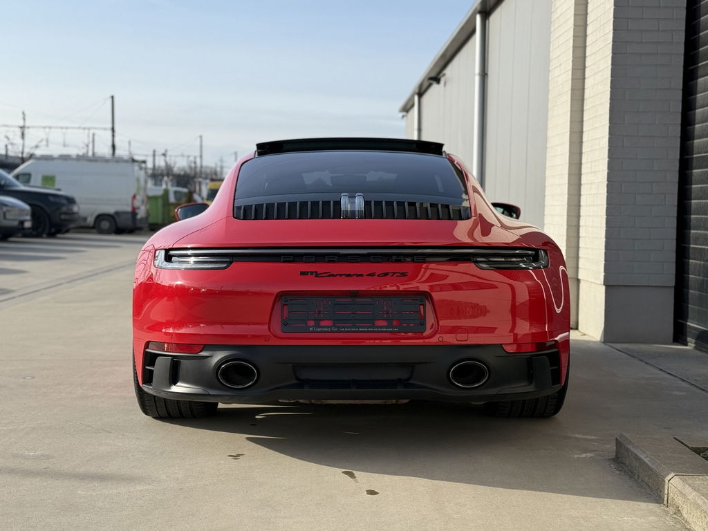 Porsche 992 Carrera 4 GTS