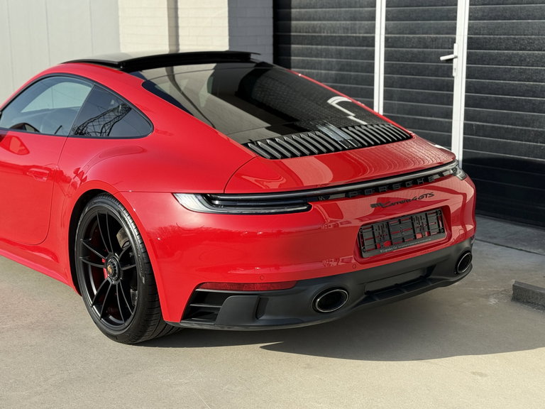 Porsche 992 Carrera 4 GTS