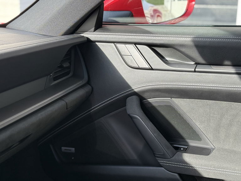 Porsche 992 Carrera 4 GTS