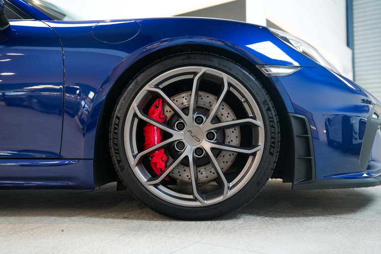 Porsche 718 Cayman GT4