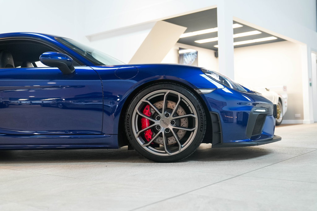 Porsche 718 Cayman GT4