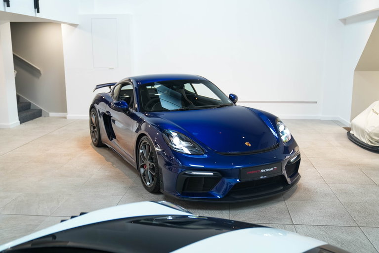 Porsche 718 Cayman GT4