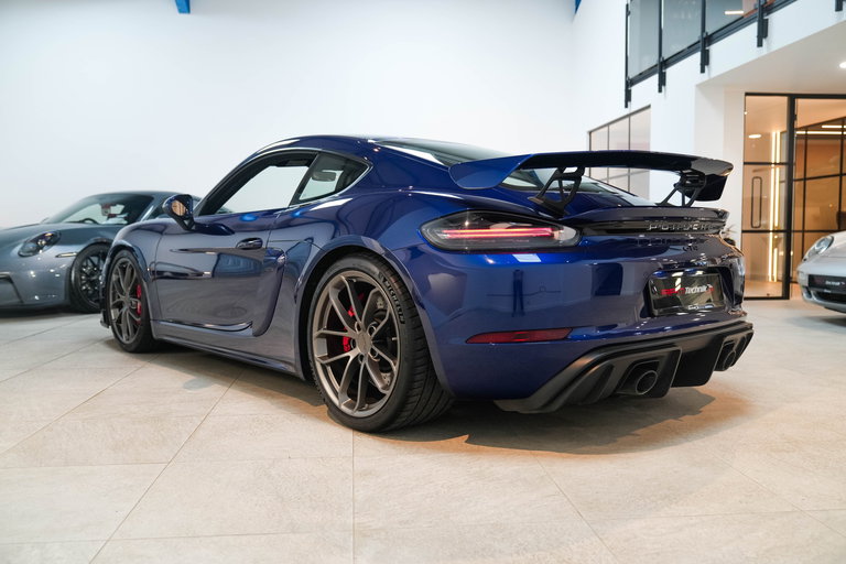 Porsche 718 Cayman GT4