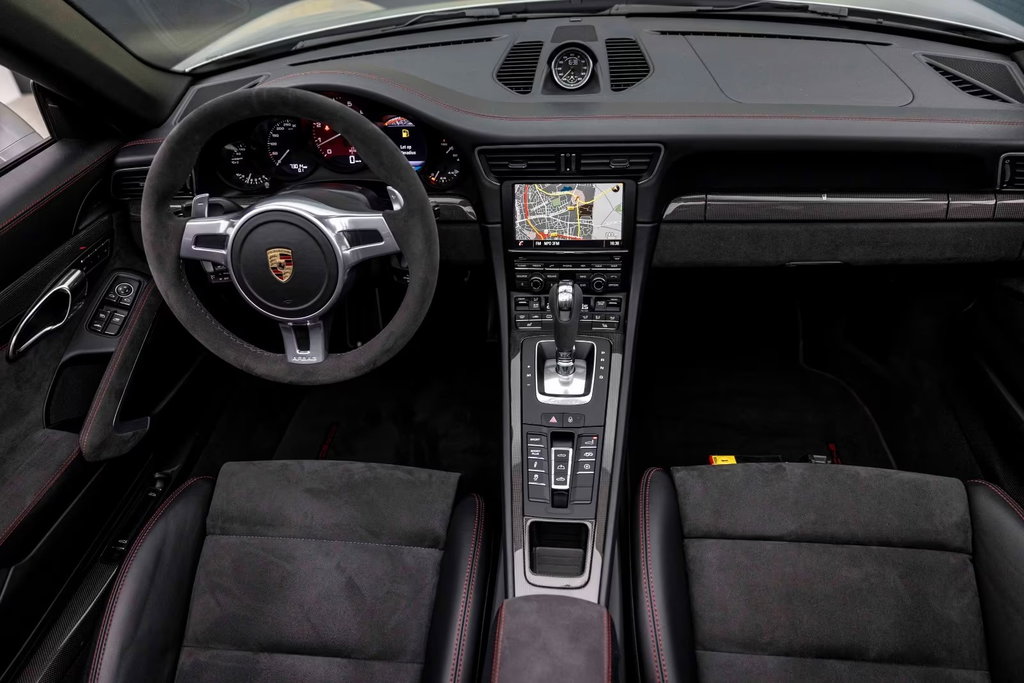 Porsche 991 Carrera 4 GTS