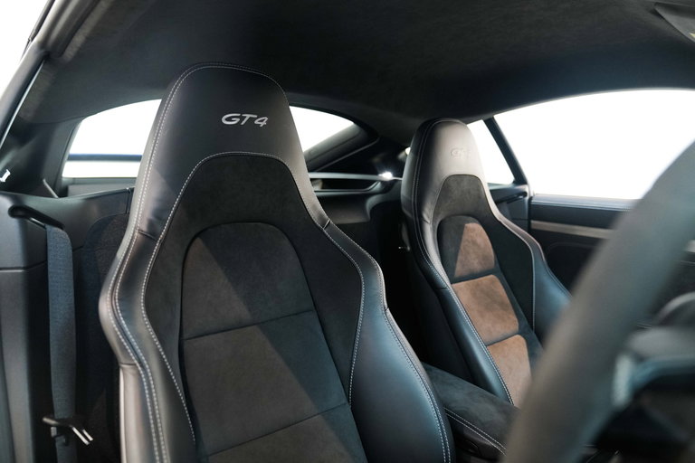 Porsche 718 Cayman GT4
