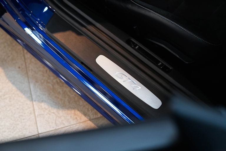 Porsche 718 Cayman GT4