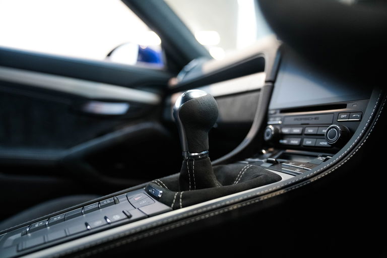 Porsche 718 Cayman GT4