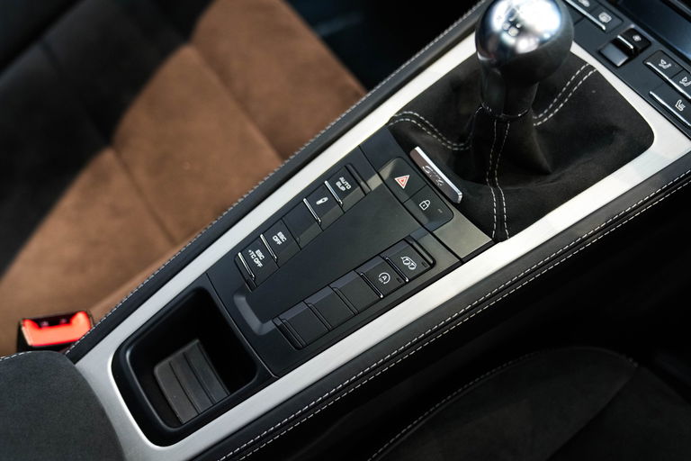 Porsche 718 Cayman GT4