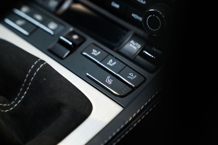 Porsche 718 Cayman GT4