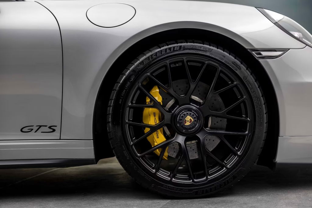 Porsche 991 Carrera 4 GTS