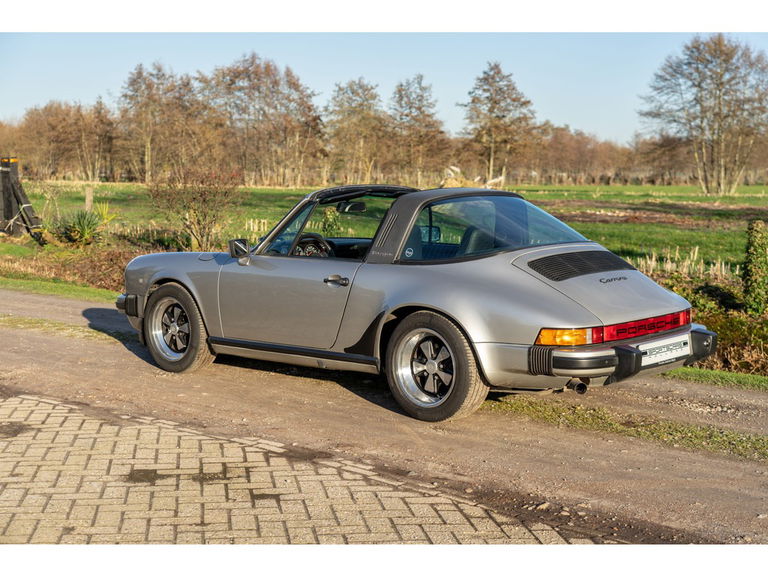 Porsche 911 Carrera 3.2 (US)