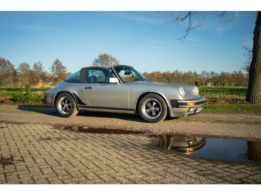 Porsche 911 Carrera 3.2 (US)