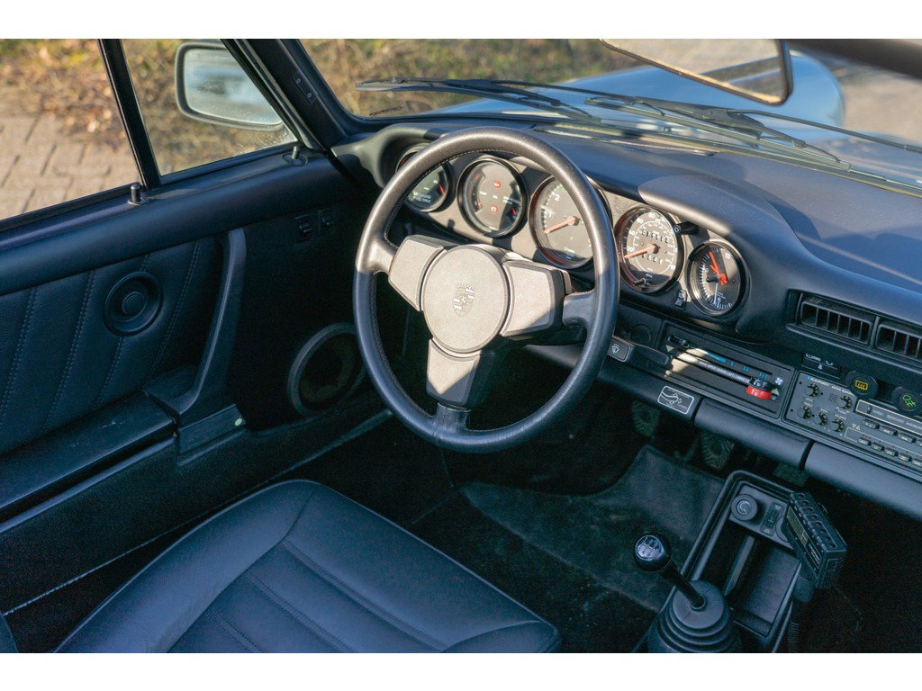 Porsche 911 Carrera 3.2 (US)