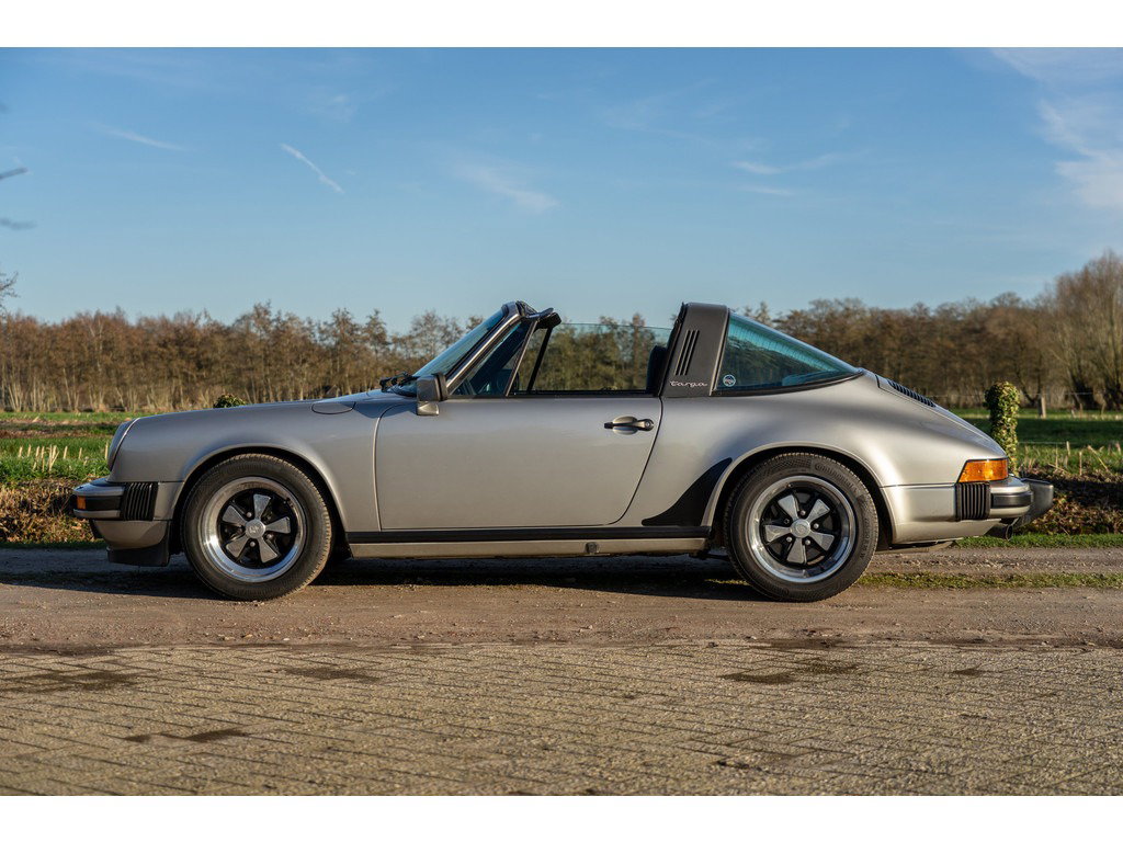 Porsche 911 Carrera 3.2 (US)
