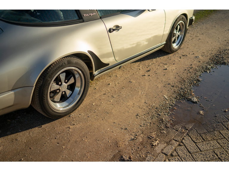 Porsche 911 Carrera 3.2 (US)