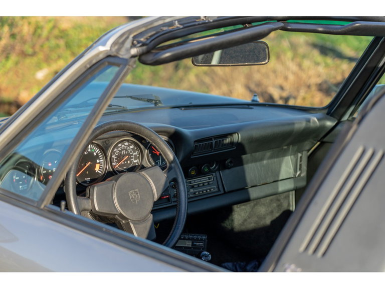 Porsche 911 Carrera 3.2 (US)