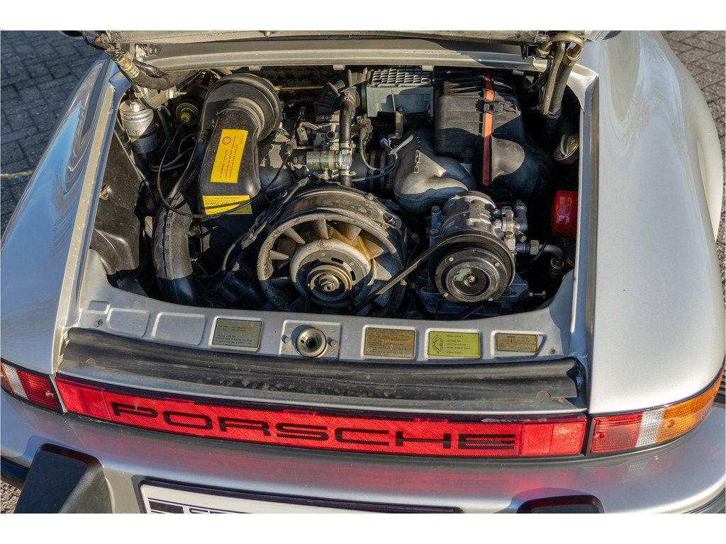 Porsche 911 Carrera 3.2 (US)