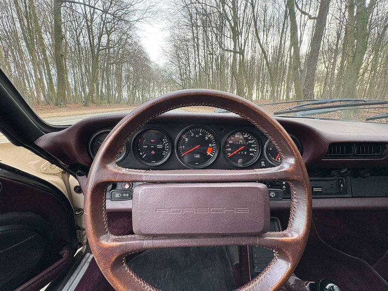 Porsche 911 Carrera 3.2