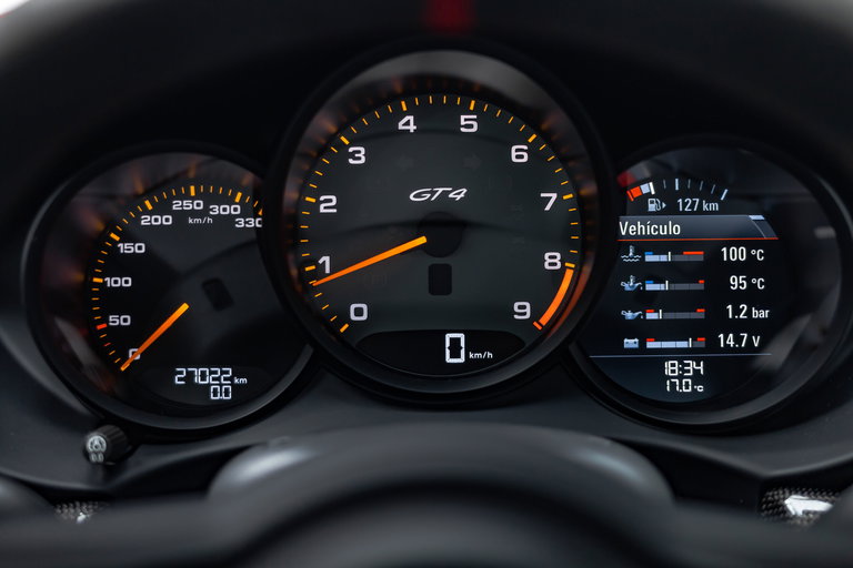 Porsche 718 Cayman GT4