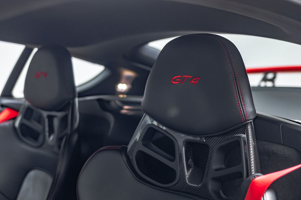 Porsche 718 Cayman GT4