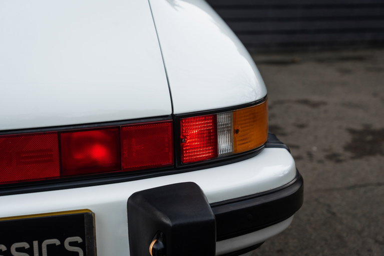Porsche 911 Carrera 3.2 Speedster