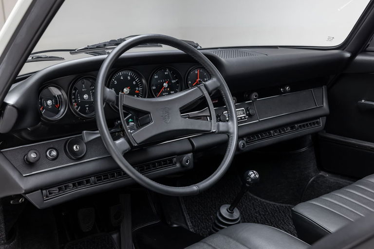 Porsche 911 S (F-Modell)