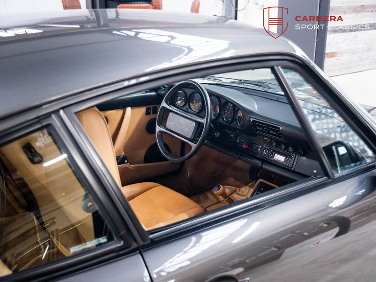 Porsche 911 Carrera 3.2 (KAT)