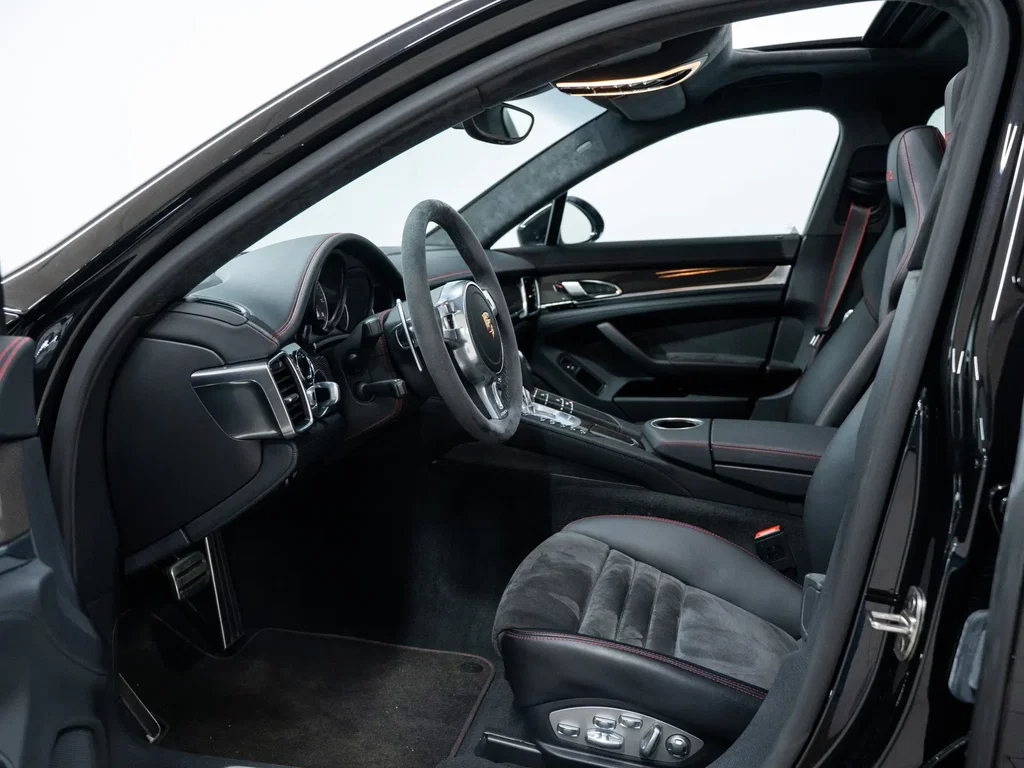 Porsche Panamera GTS