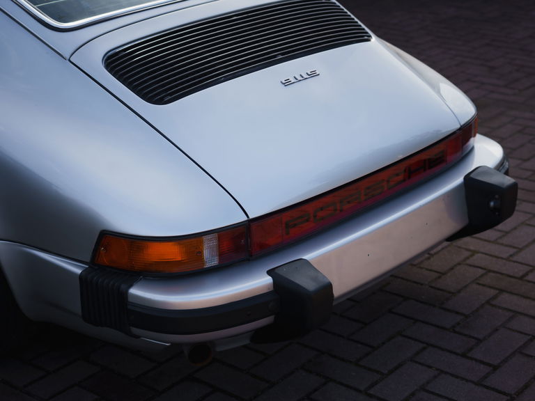 Porsche 911 „25 Jahre Jubiläumsmodell“