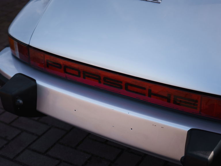 Porsche 911 „25 Jahre Jubiläumsmodell“