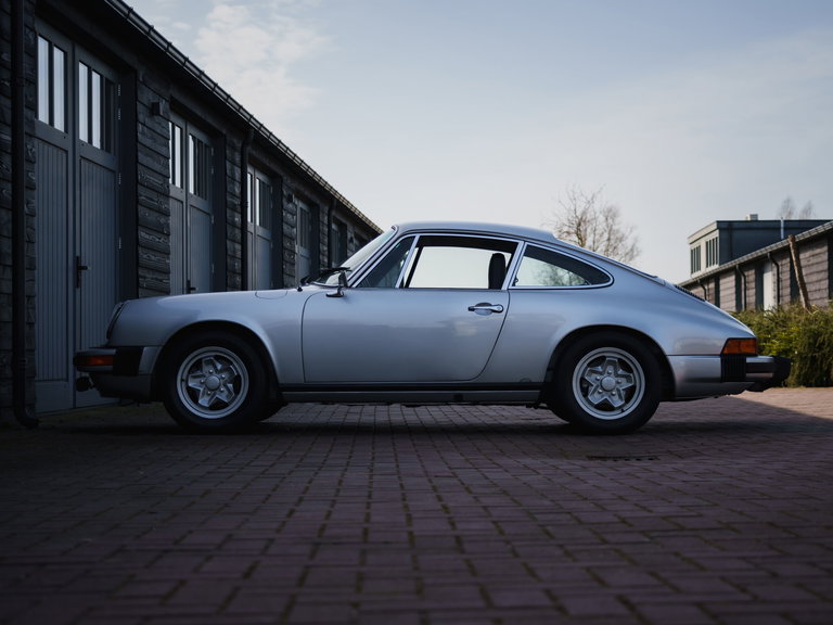 Porsche 911 „25 Jahre Jubiläumsmodell“