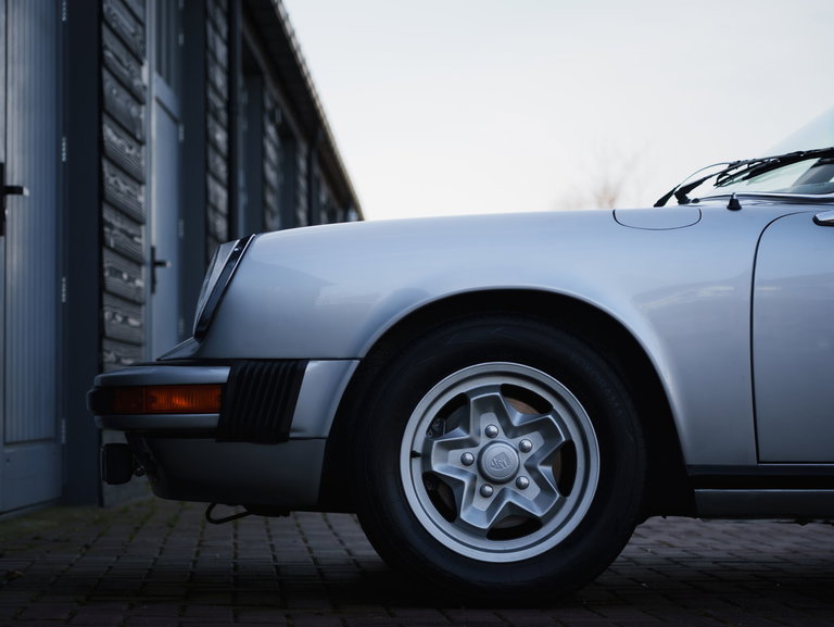 Porsche 911 „25 Jahre Jubiläumsmodell“