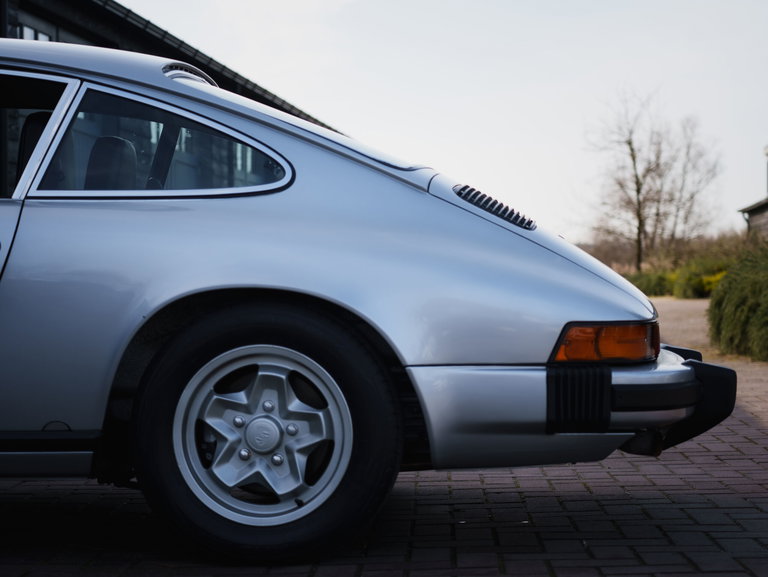 Porsche 911 „25 Jahre Jubiläumsmodell“