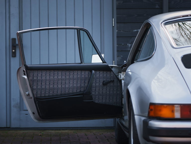 Porsche 911 „25 Jahre Jubiläumsmodell“