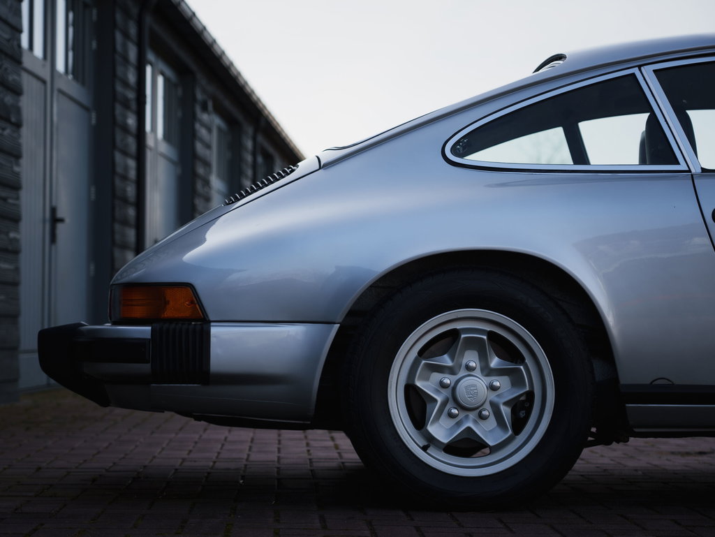 Porsche 911 „25 Jahre Jubiläumsmodell“