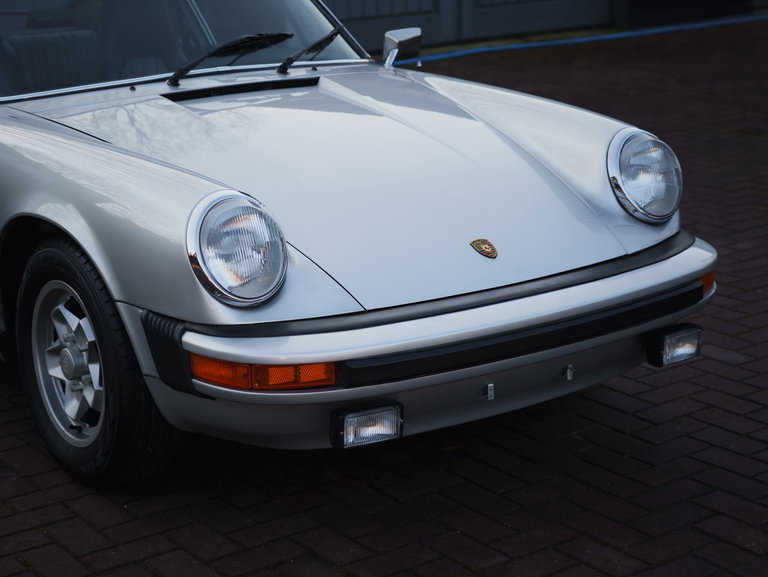 Porsche 911 „25 Jahre Jubiläumsmodell“